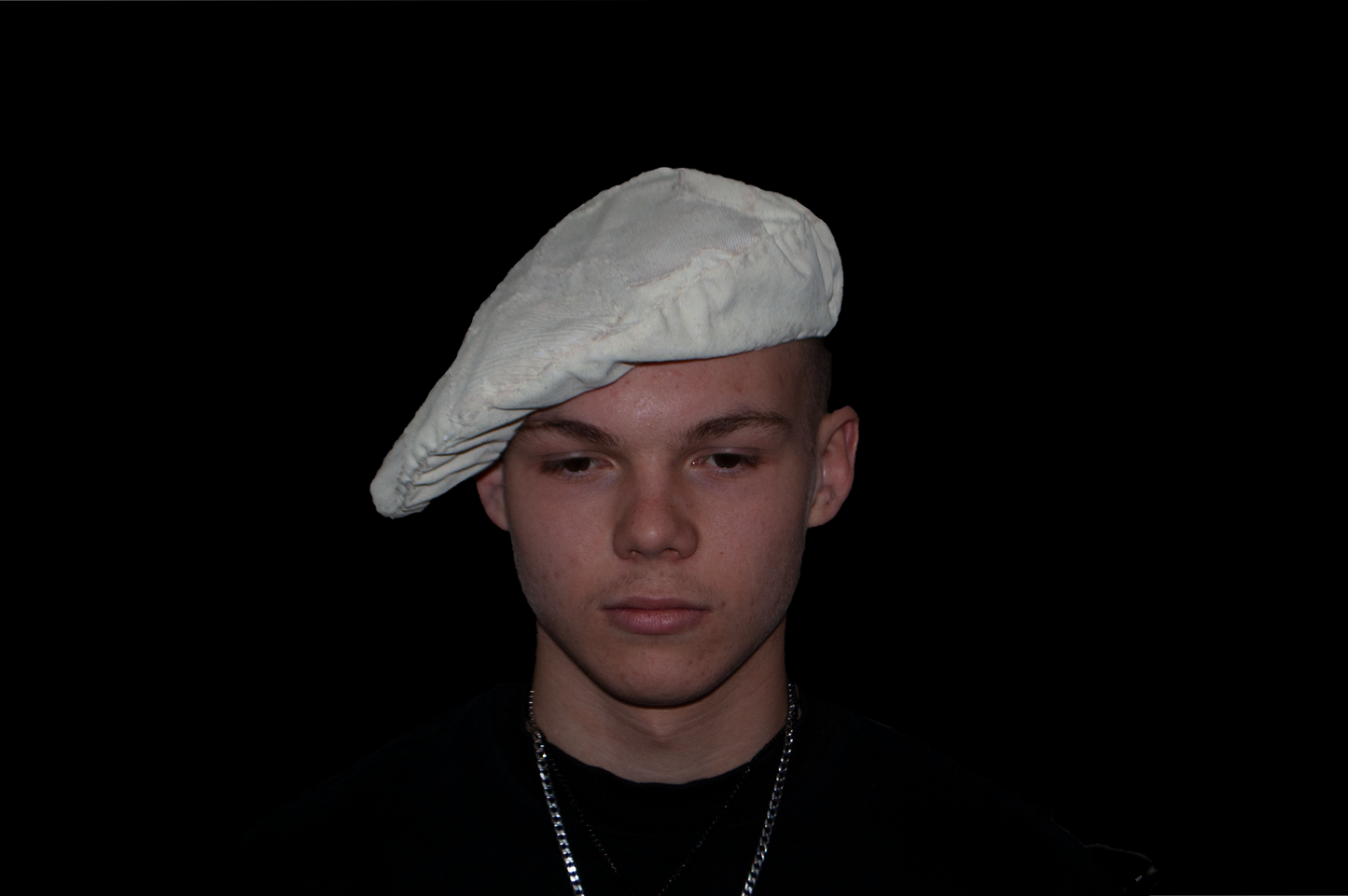 DISTRESSED BERET